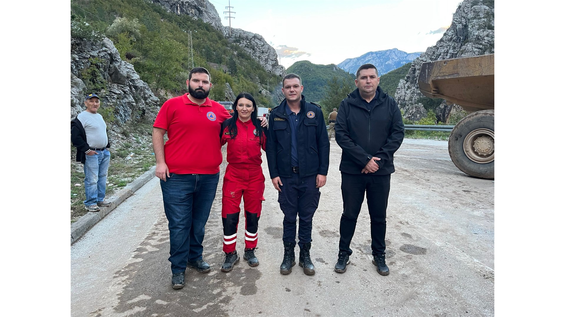 FOTO: Gruđani, Širokobriježani, Posušani i Ljubušaci pomagali ugroženom stanovništvu, uz logističku podršku Crvenog križa ZHŽ-a