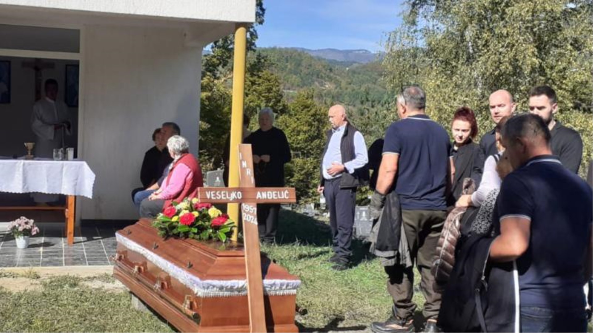 FOTO: Brojni se oprostili od prvog stradalog u poplavama u župi Podhum/Žitače