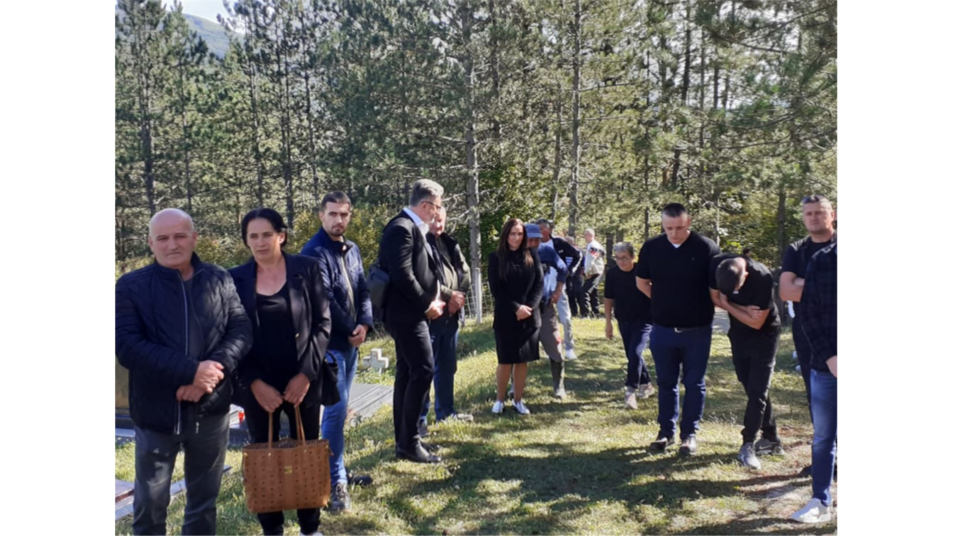 FOTO: Brojni se oprostili od prvog stradalog u poplavama u župi Podhum/Žitače