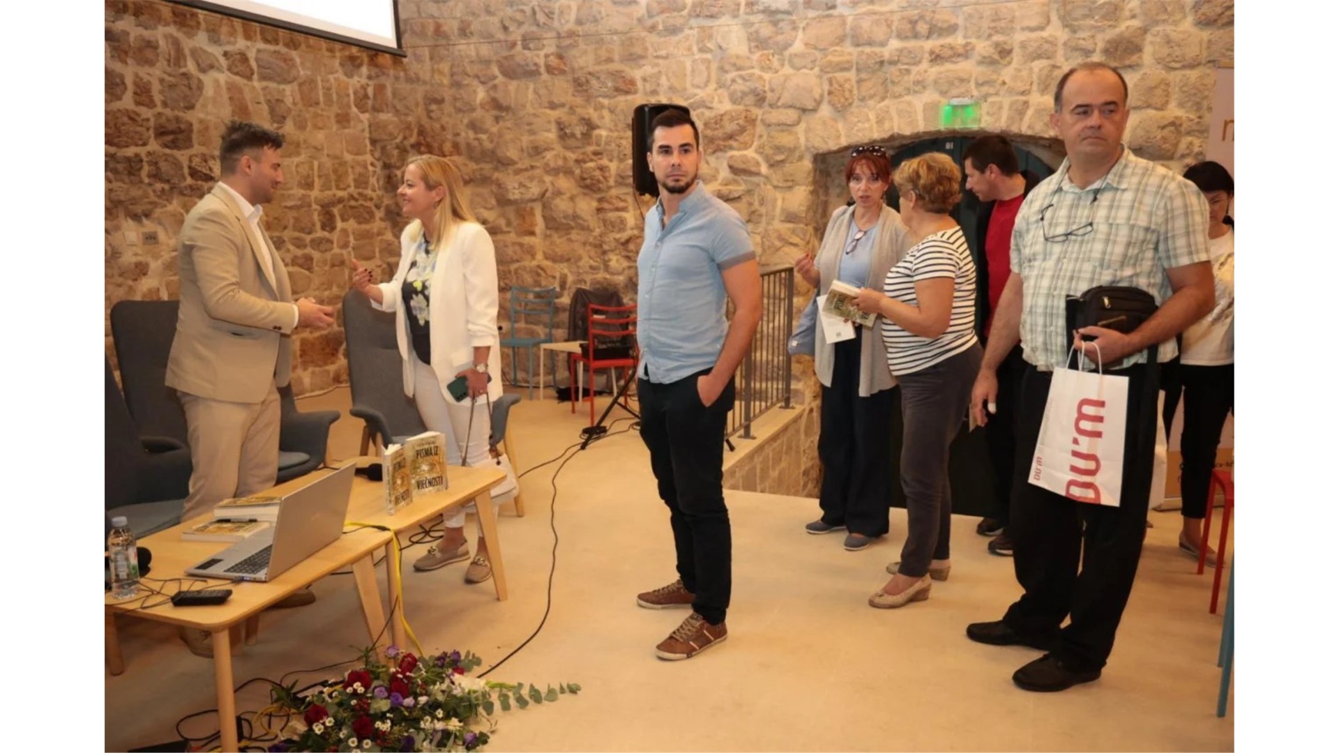 Željko Andrijanić zatvorio „Grad od riječi“ u Dubrovniku, prihod od prodaje knjige donira za žrtve poplava