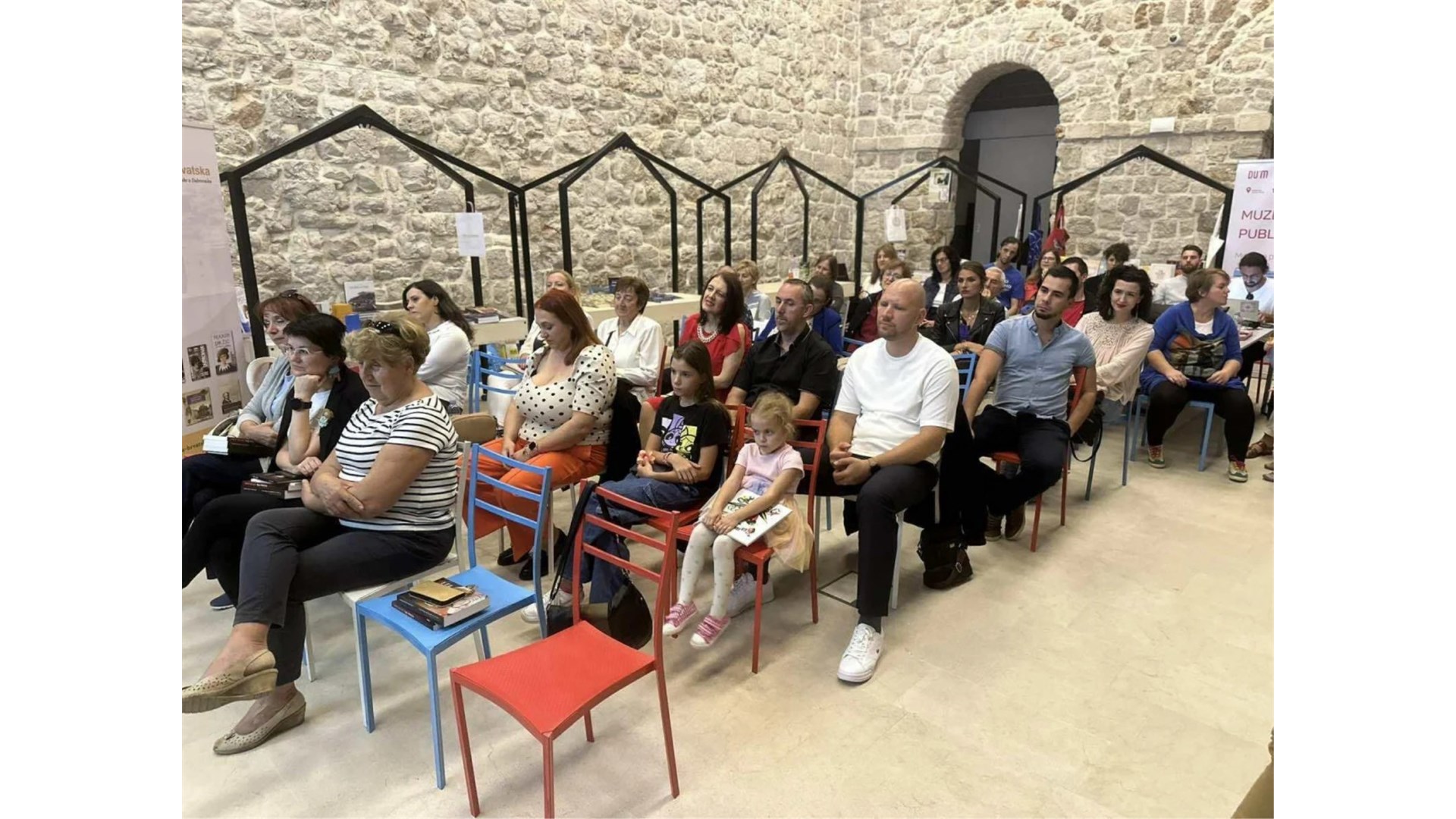 Željko Andrijanić zatvorio „Grad od riječi“ u Dubrovniku, prihod od prodaje knjige donira za žrtve poplava