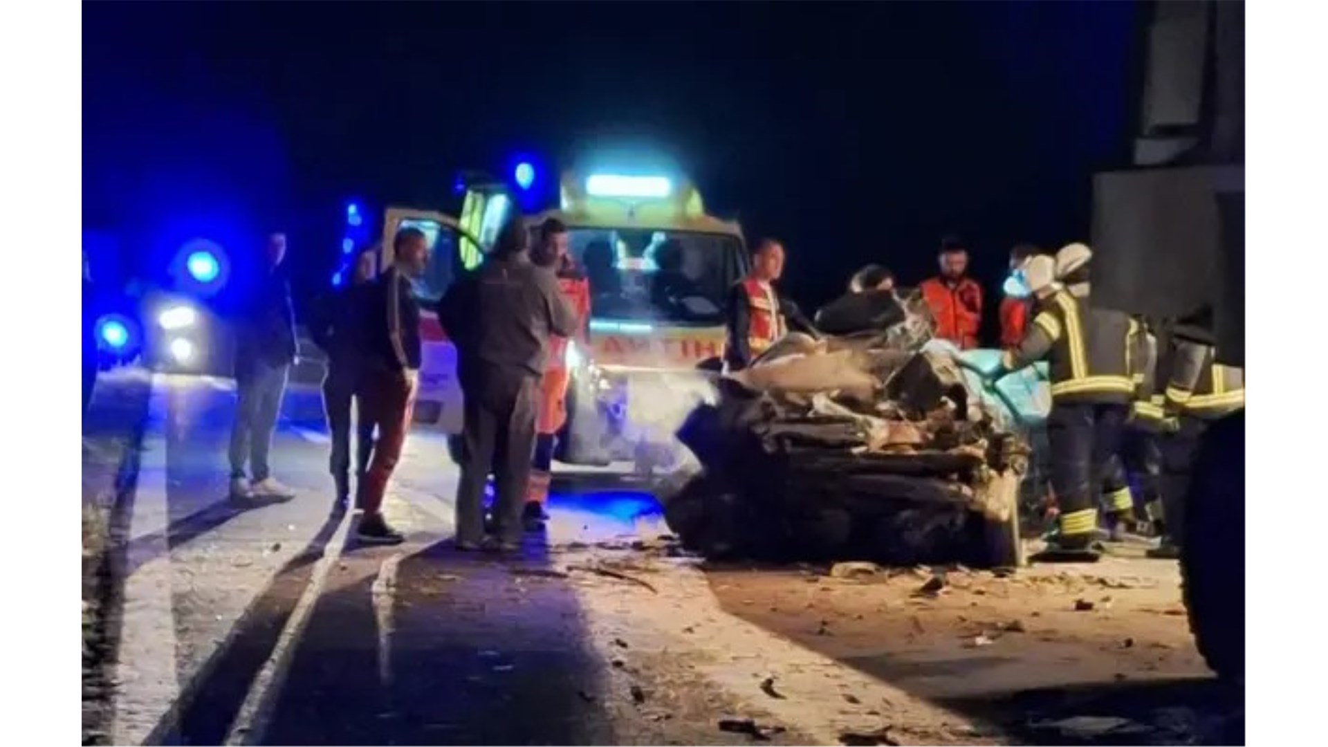 Fotografija s mjesta užasa gdje se mladi vozač zabio u kombajn, u bolnici je i bori se za život
