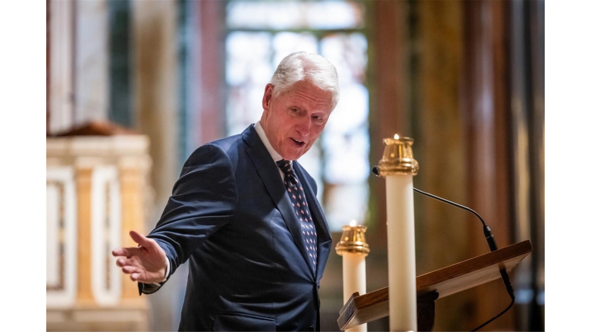 Clinton na oproštaju od gospođe Kennedy održao bizaran govor: 'Koketirala je sa mnom, rodila puno djece što je dobro za Ameriku'