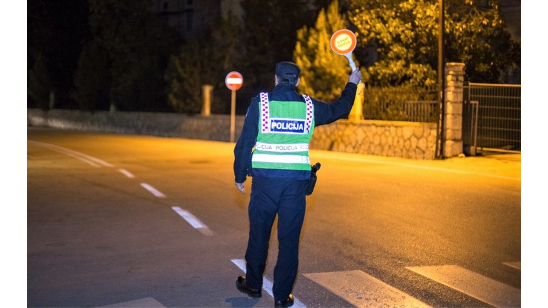 Mostar: Policajac 'zaustavio' motociklistu, on nije uspio zakočiti pa ga udario
