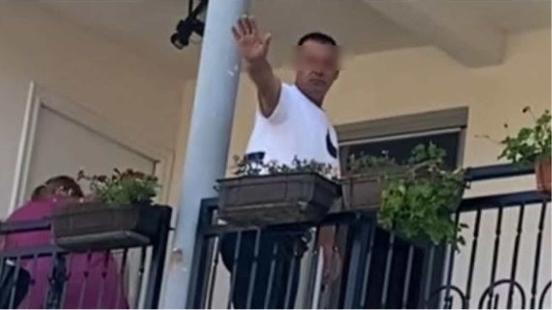 Otac 15-godišnjeg terorista umjesto izraza sućuti obitelji policajca, novinaru prijetio policijom