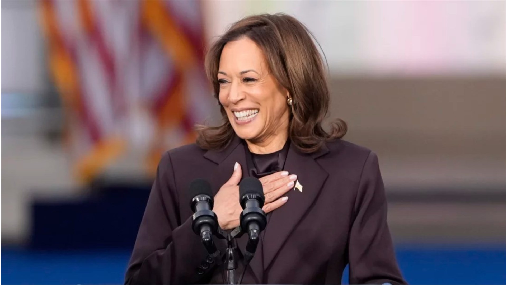 Kamala Harris pristašama: Samo kad je jako mračno, mogu se vidjeti zvijezde, Bog blagoslovio vas i Ameriku!