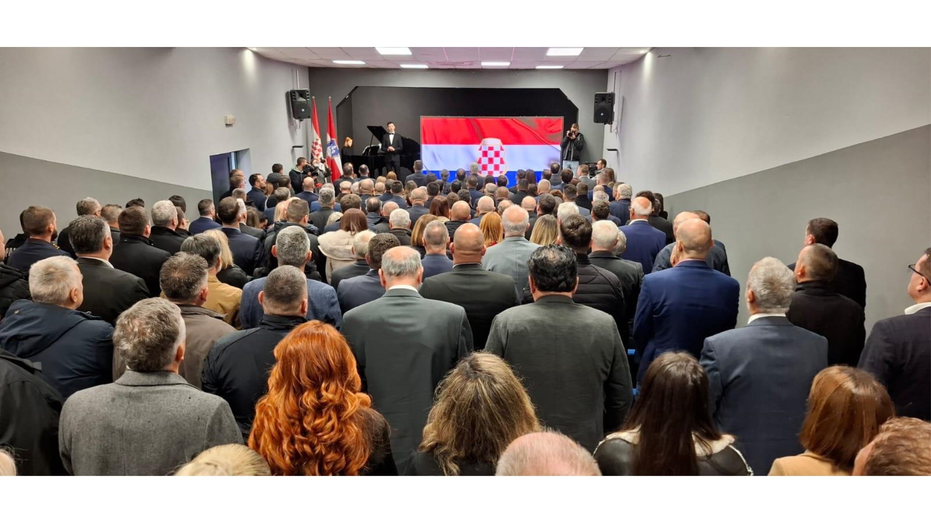 FOTO: Političko vodstvo Hrvata u BiH okupilo se u Grudama, u tijeku je svečana sjednica