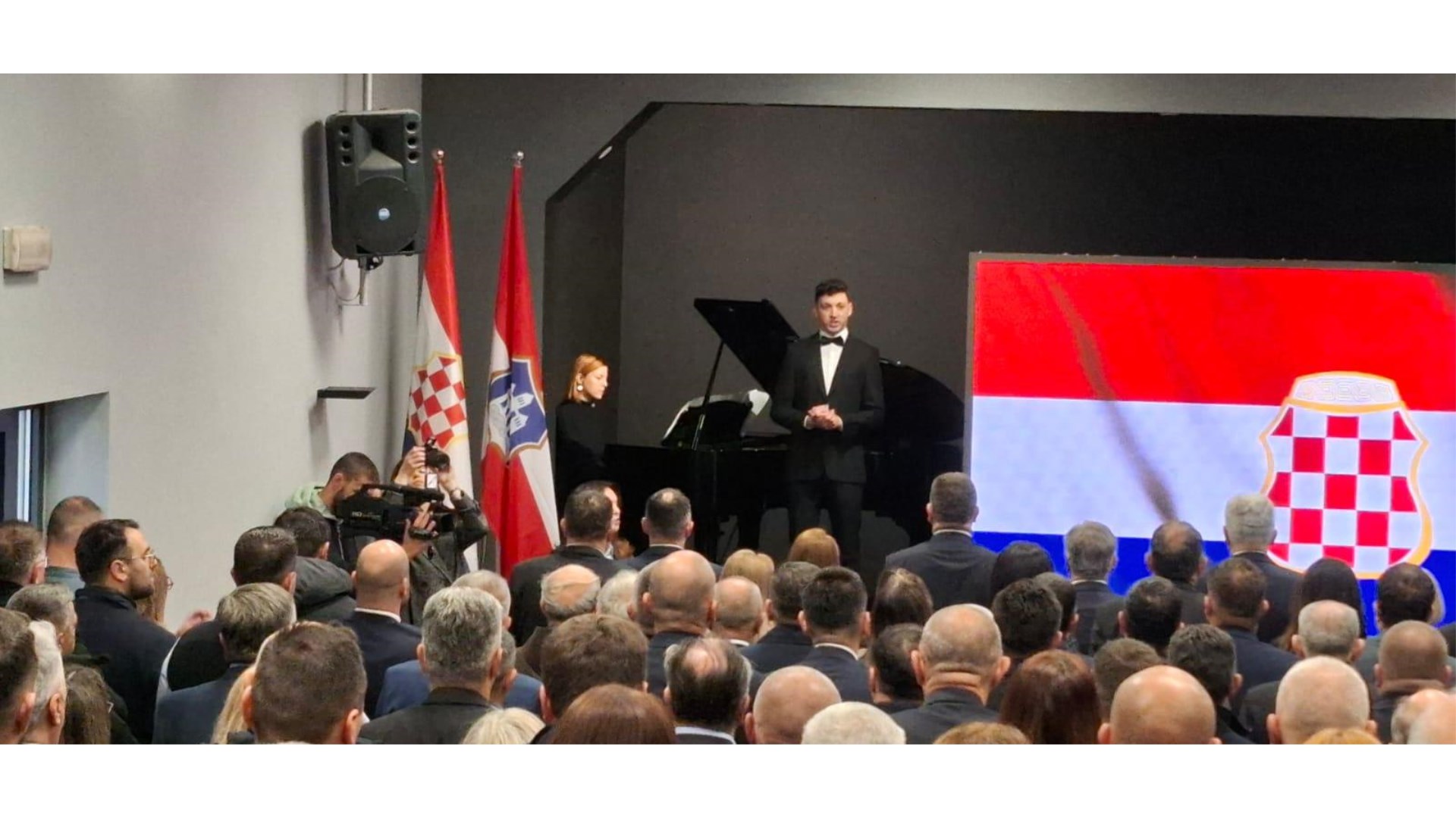 FOTO: Političko vodstvo Hrvata u BiH okupilo se u Grudama, u tijeku je svečana sjednica
