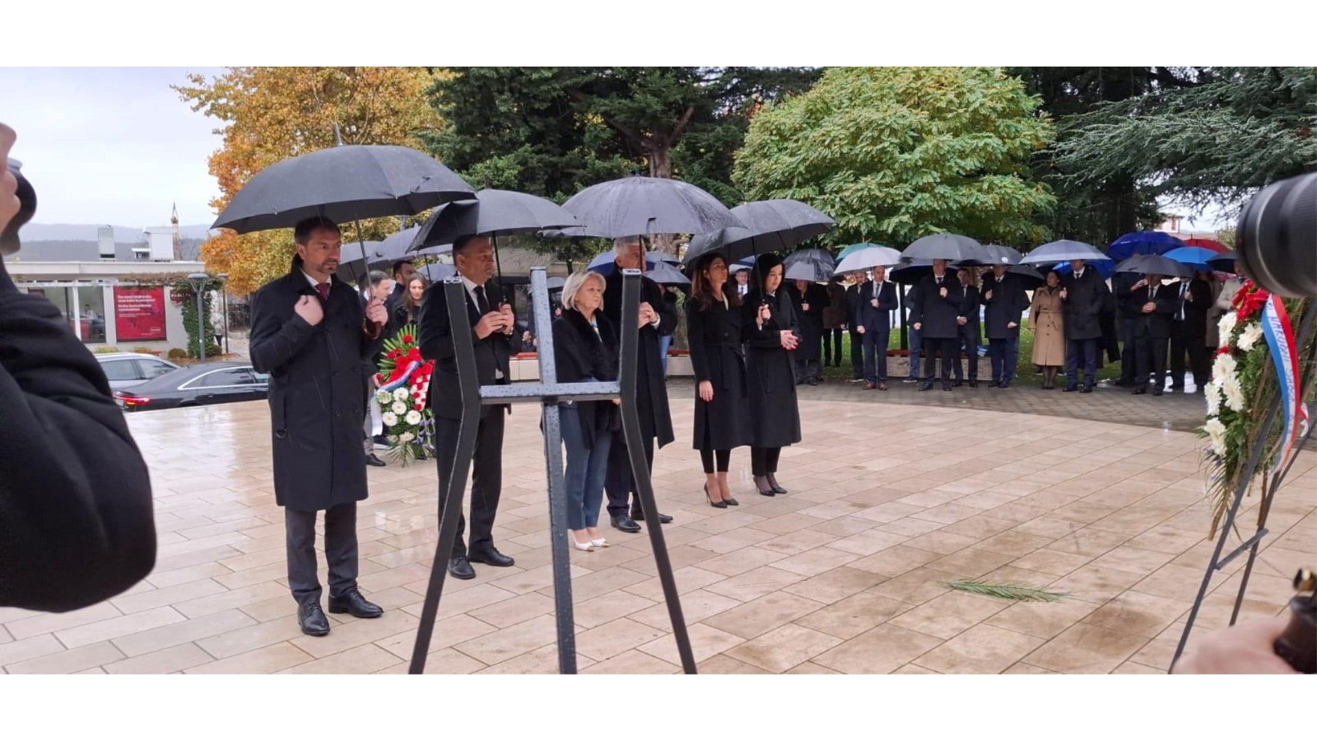FOTO: Političko vodstvo Hrvata u BiH okupilo se u Grudama, u tijeku je svečana sjednica