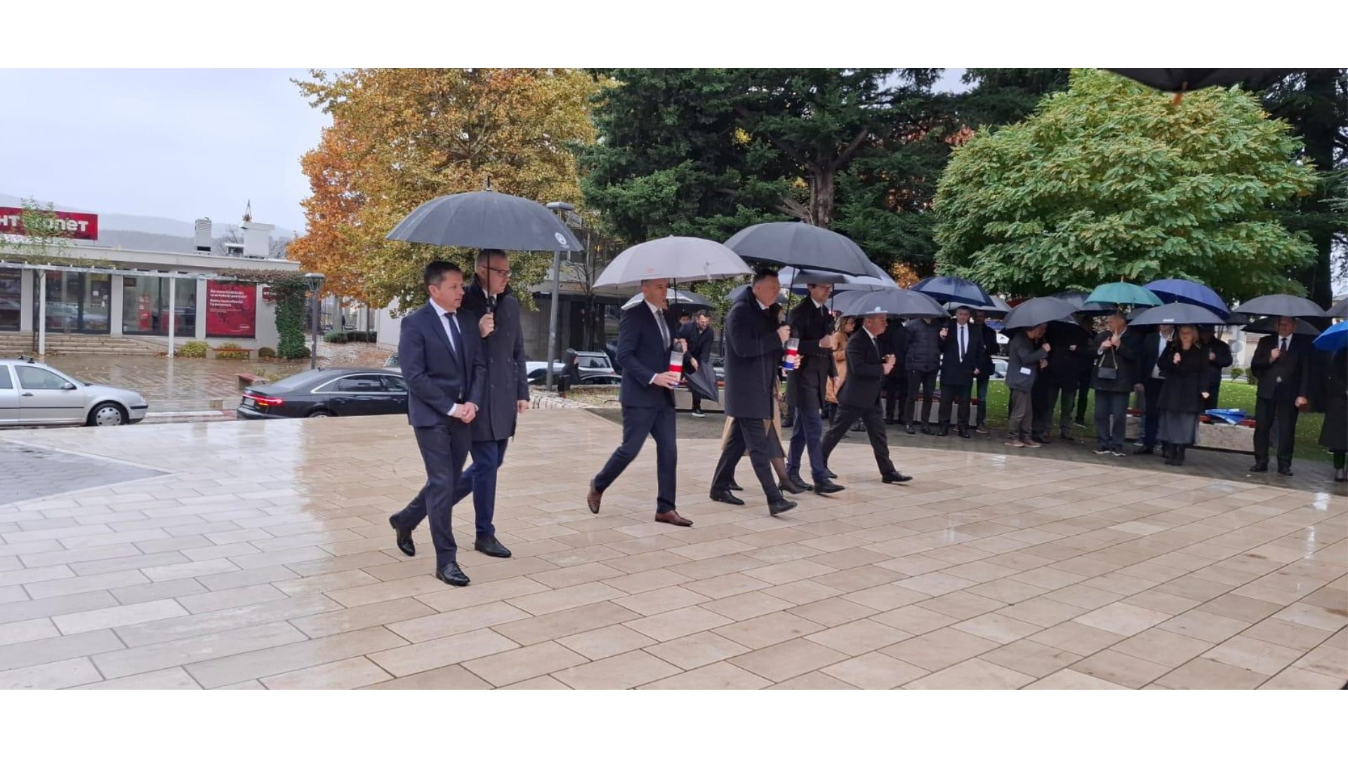 FOTO: Političko vodstvo Hrvata u BiH okupilo se u Grudama, u tijeku je svečana sjednica