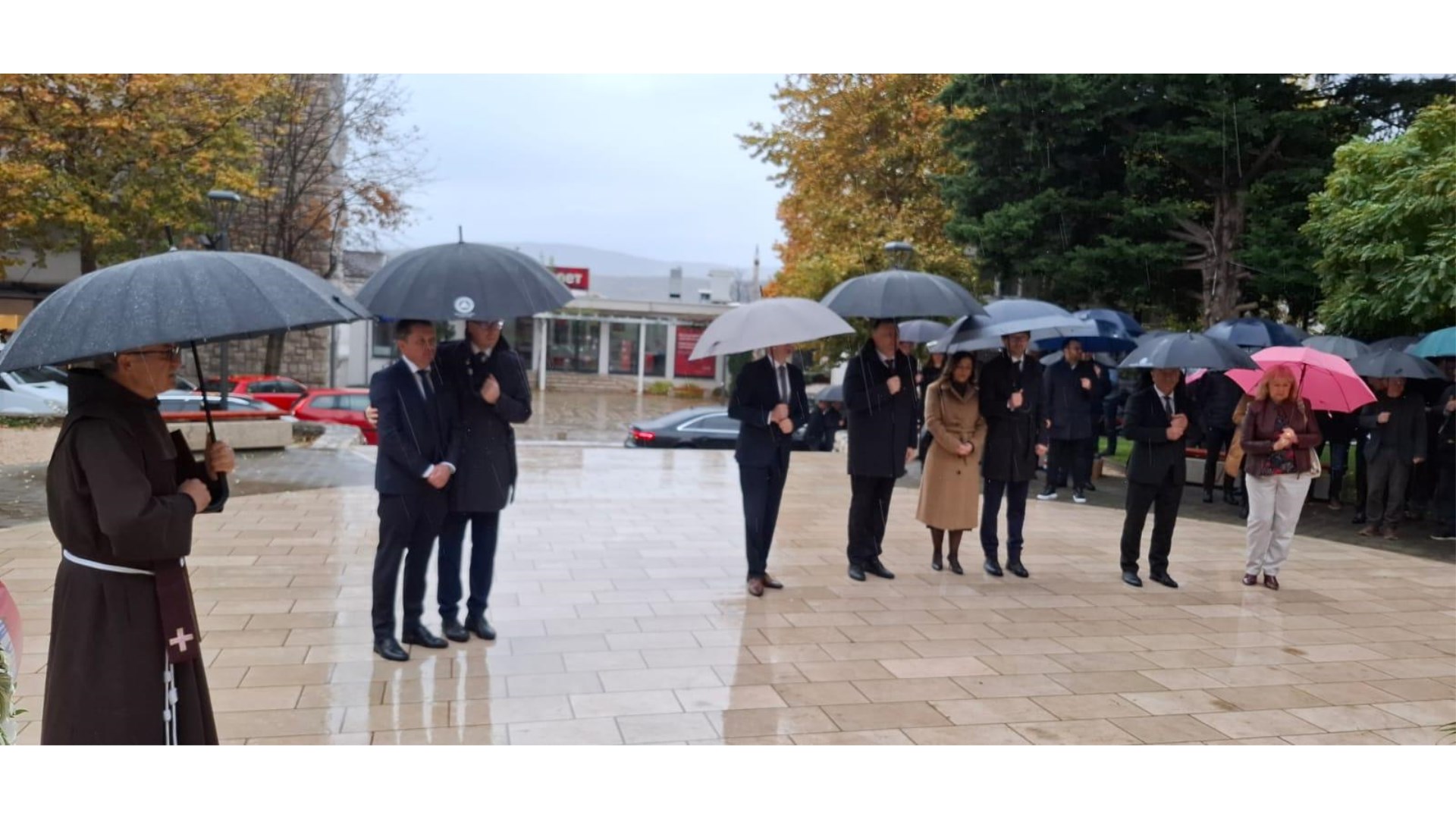 FOTO: Političko vodstvo Hrvata u BiH okupilo se u Grudama, u tijeku je svečana sjednica