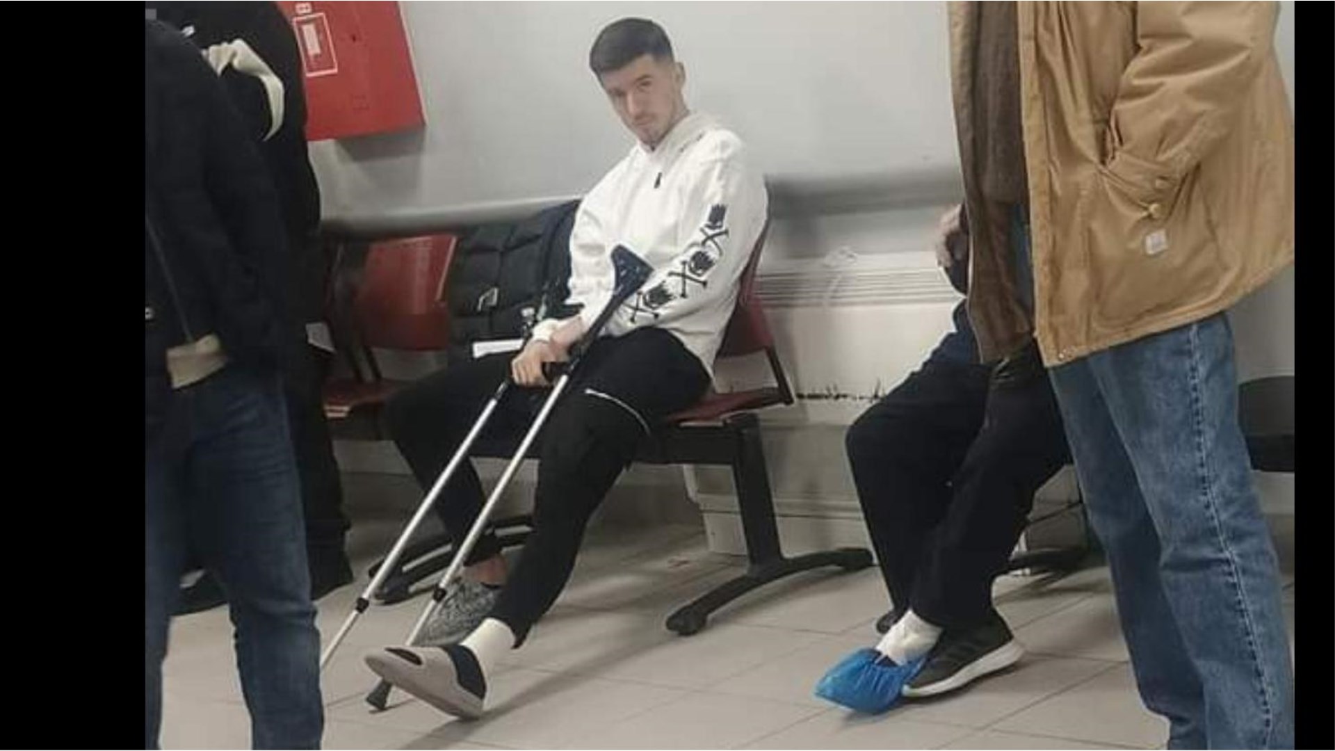 Veliki Pero Sučić čekao red za doktora i družio se s navijačem! Nogometaš iz Bugojna sve je oduševio