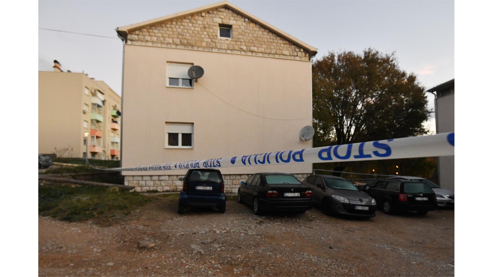 Policija o tragediji u Kninu: Mladić (25) je donio bombu iz sobe, dao je drugom 25-godišnjaku...