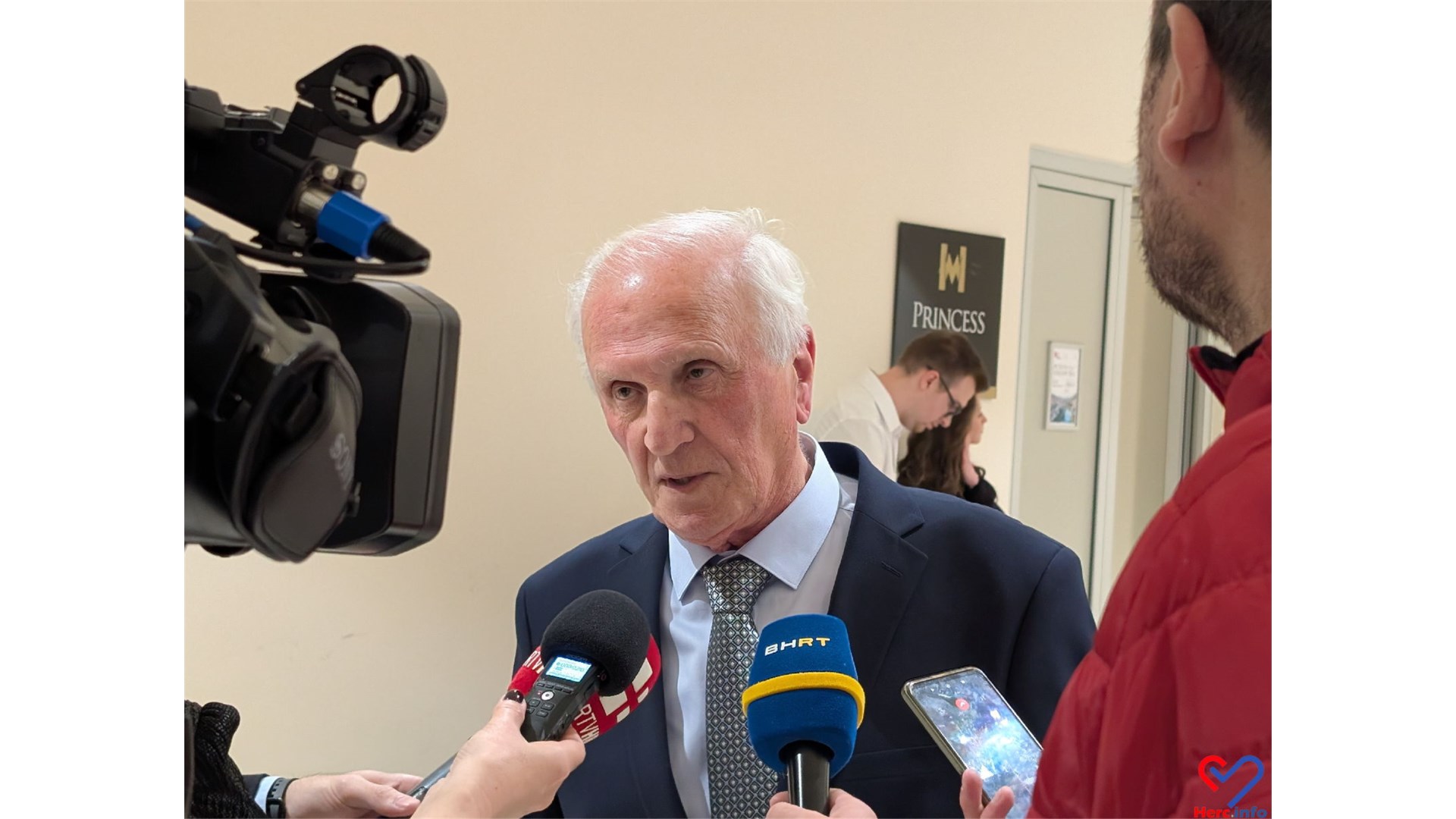 FOTO: Josip Muselimović predstavio novu knjigu i proslavio 80. rođendan!