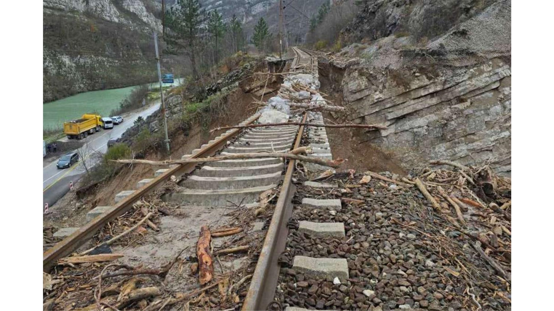I dalje traju radovi na sanaciji i rekonstrukciji željezničke pruge na lokalitetu Komadinovog vrela