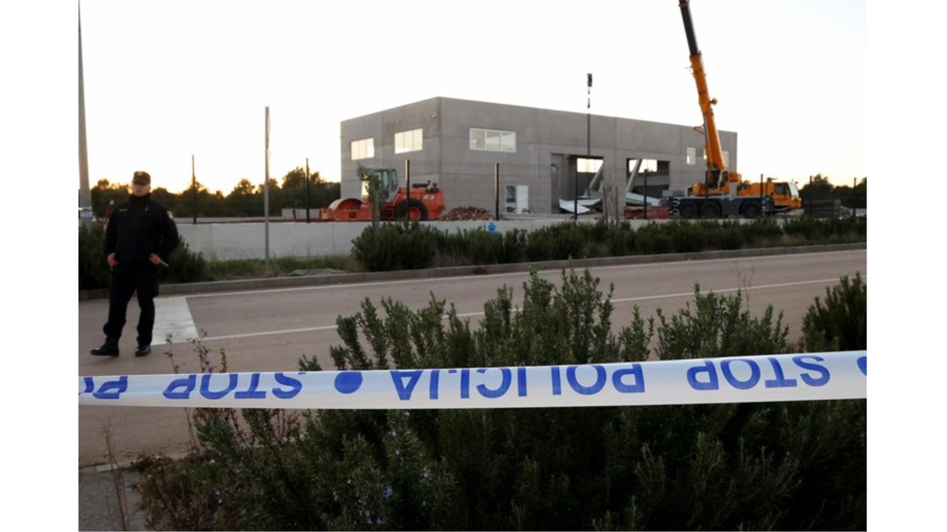 U Industrijskoj zoni Podi se urušio krov hale u izgradnji, čovjek je poginuo 