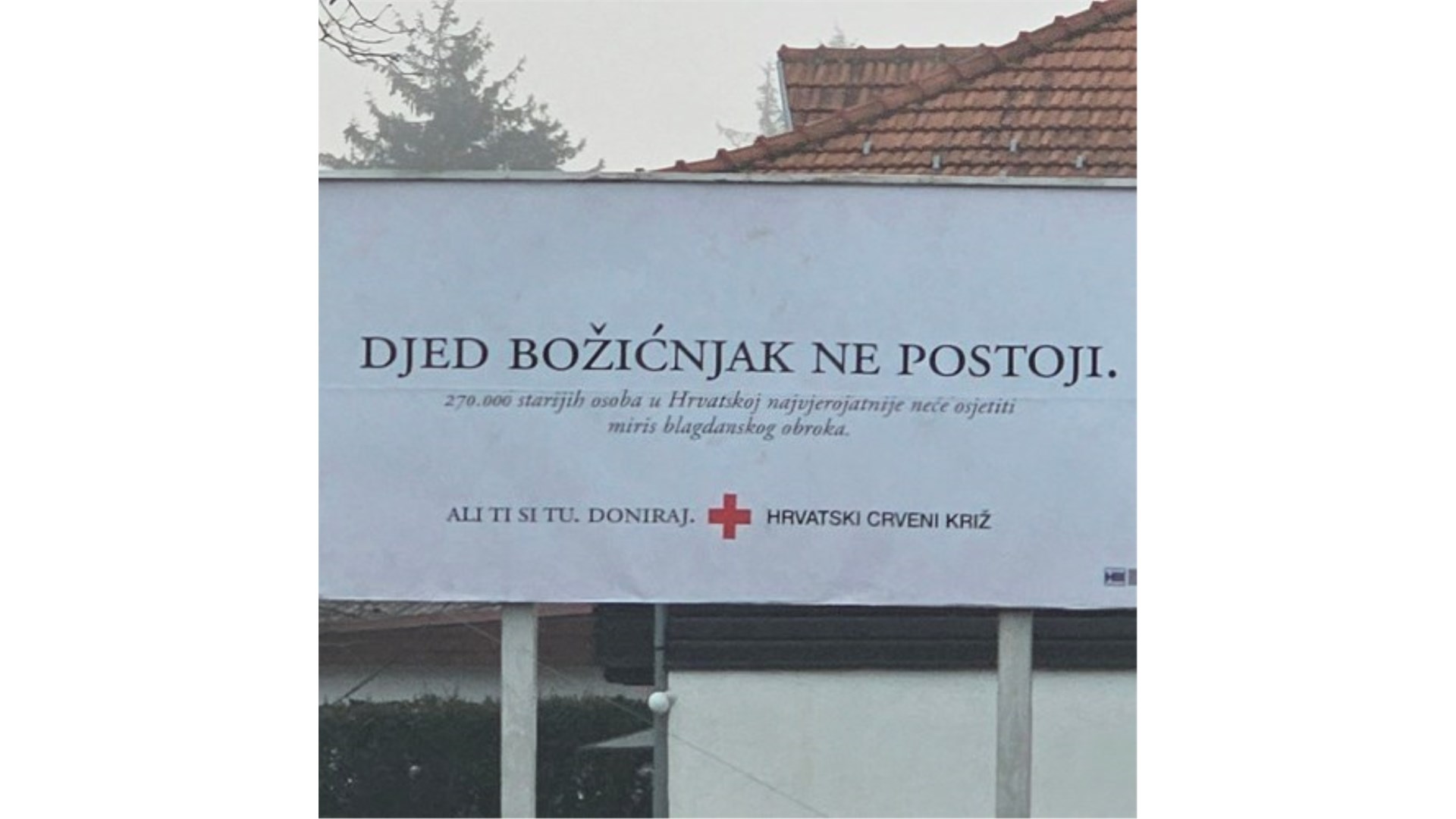 Crveni križ plakatima poručio ''Djed Božićnjak ne postoji''