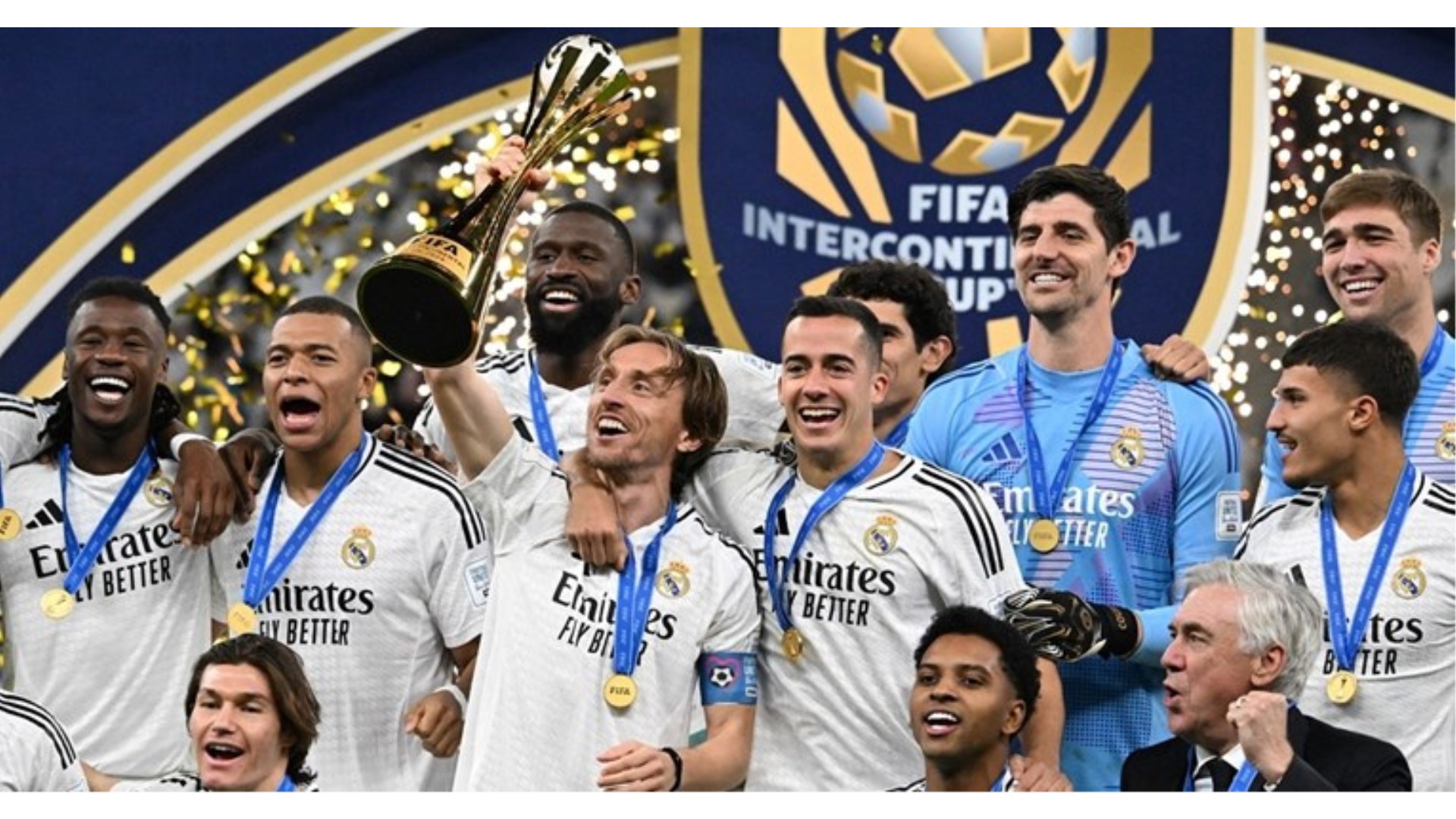 Vladala je tišina, a onda je ušao nogometni besmrtnik! Luka Modrić podigao još jedan trofej s Realom