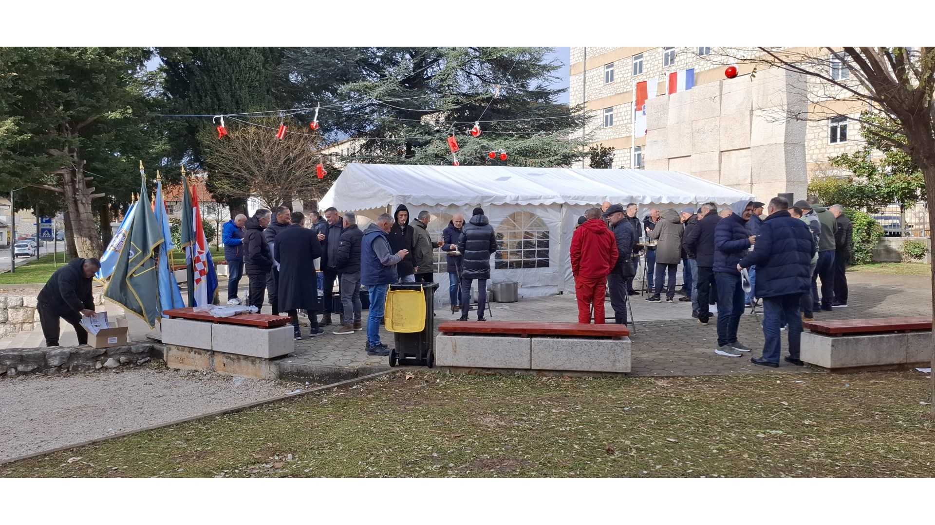 Tradicionalno druženje na Badnjak, prijatelji i u ratu i u miru zajedno FOTO