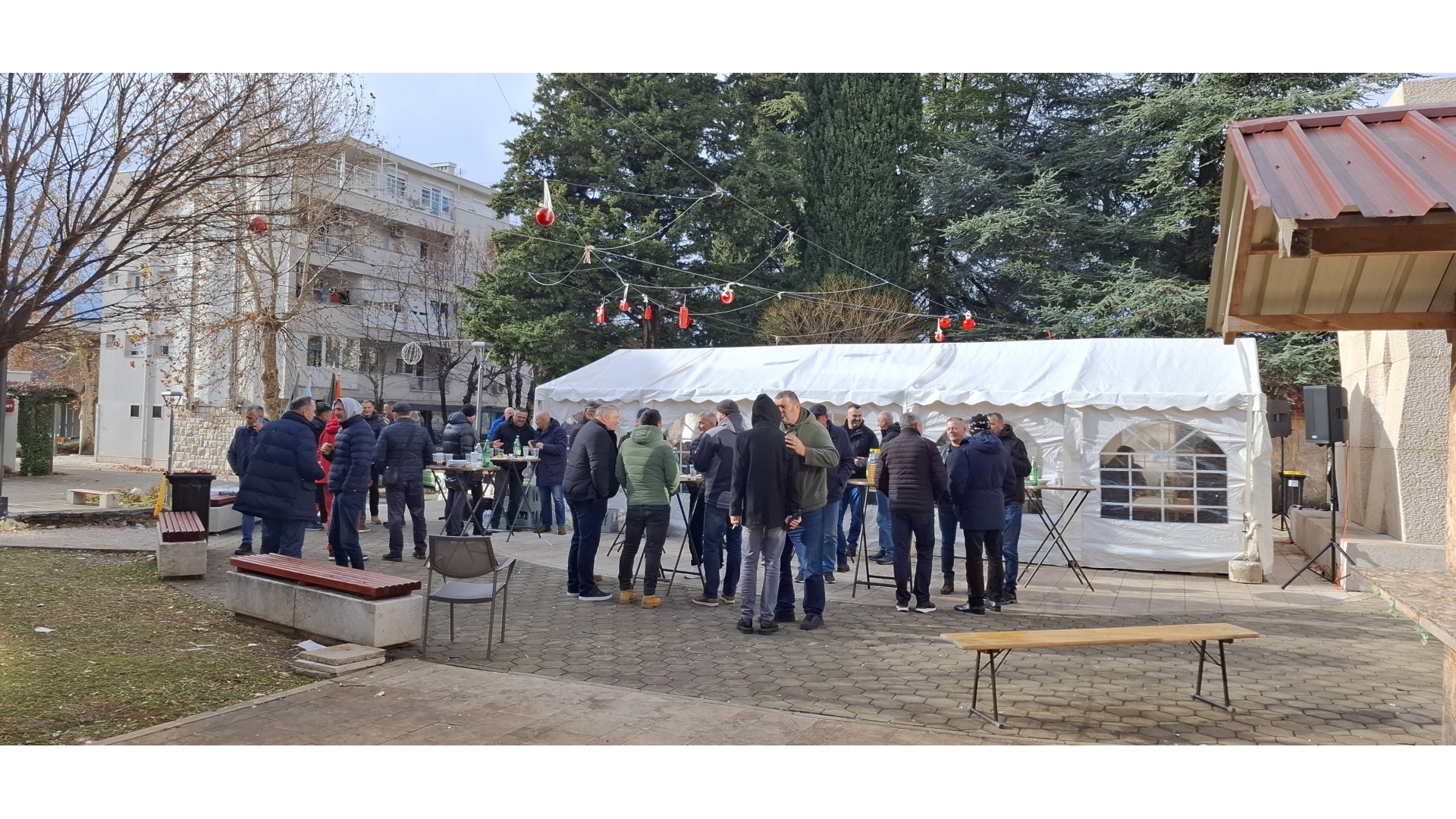 Tradicionalno druženje na Badnjak, prijatelji i u ratu i u miru zajedno FOTO