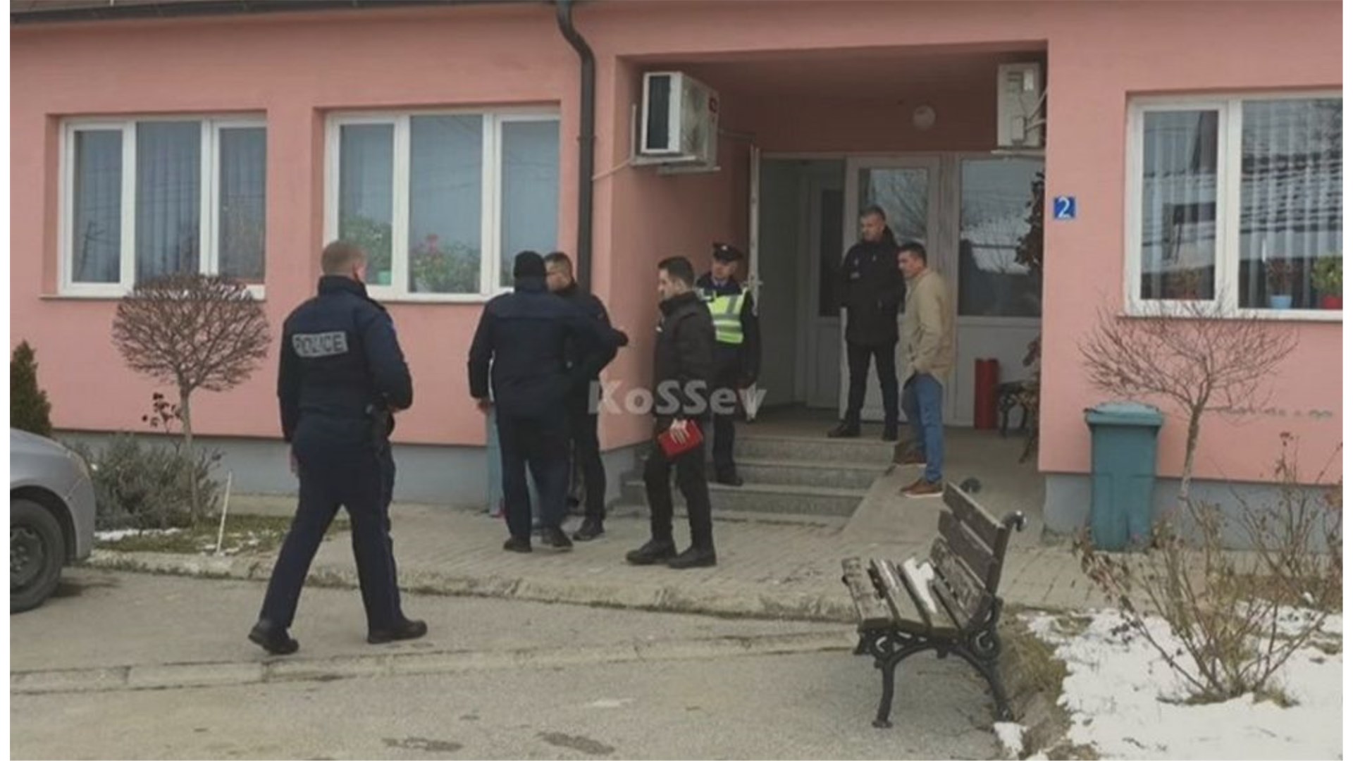 Napeto na Kosovu. Policija zatvara paralelne institucije Srbije, u Beogradu bijesni 