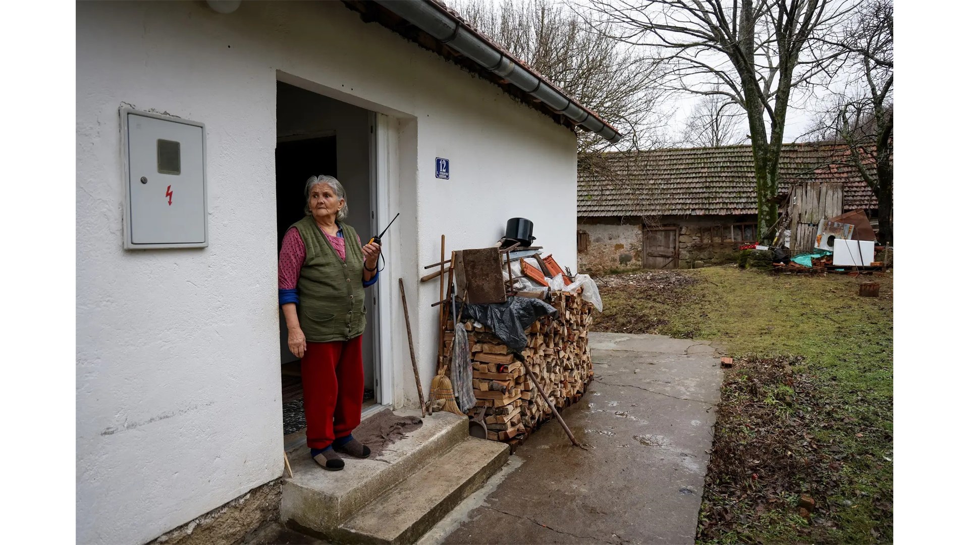 Olga, Mara i Smilja žive same u selu bez struje! Do njih se može samo kroz BiH