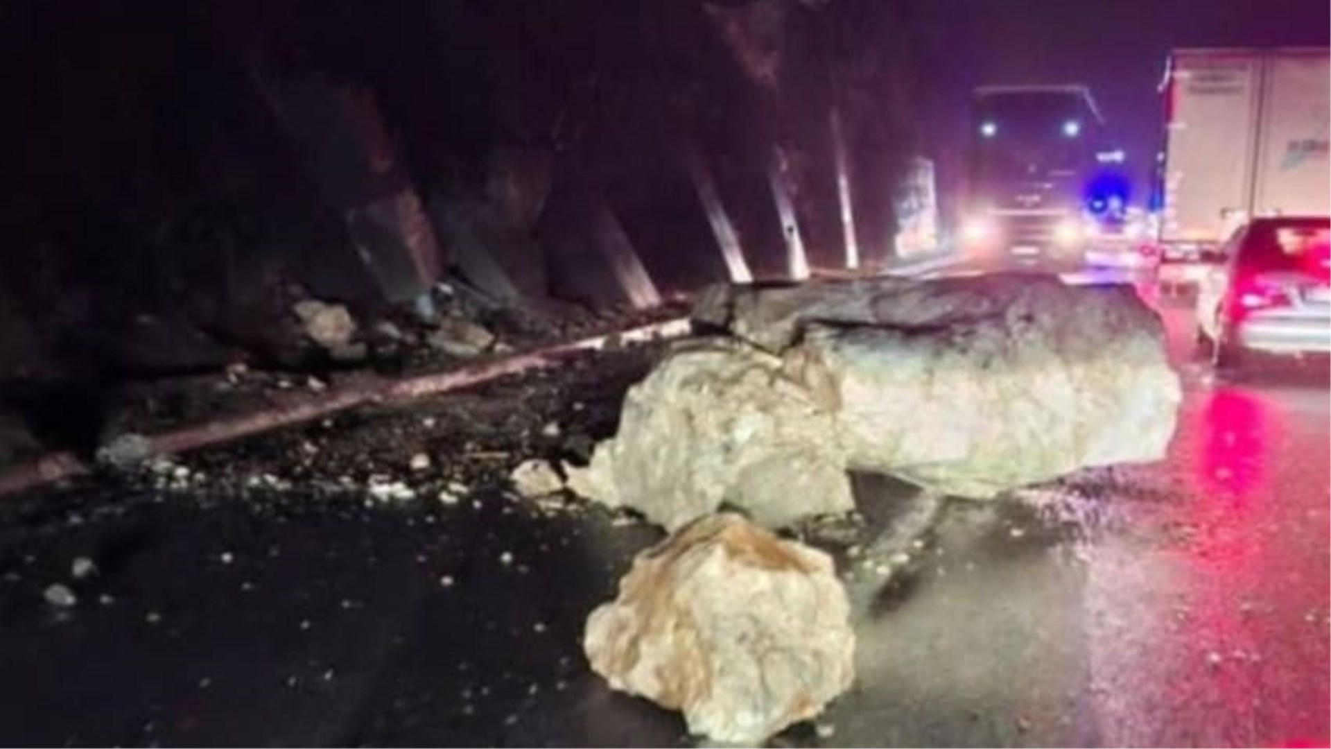 Tragedija izbjegnuta za dlaku, odron pao na cestu kod Mostara
