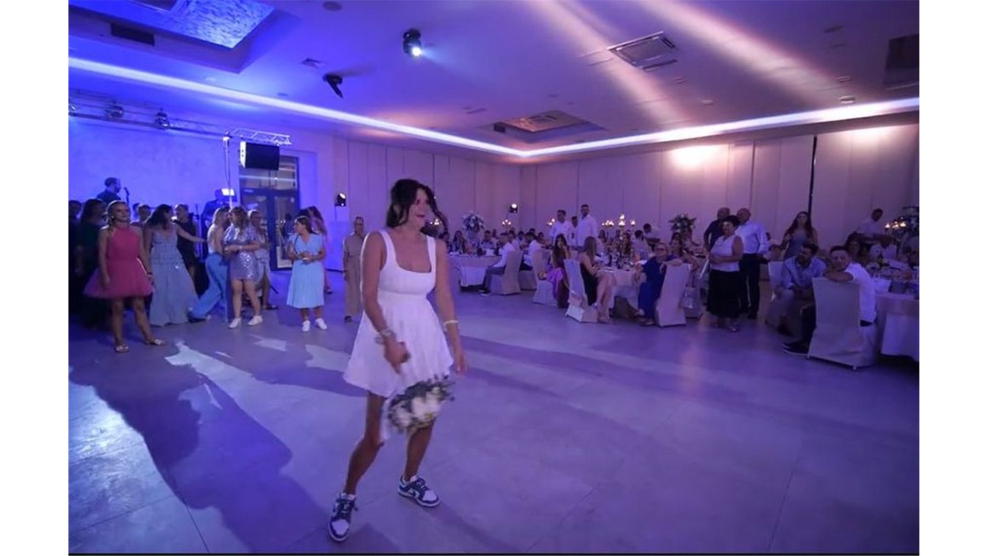 Mlada je bacala buket, a onda se dogodio neočekivani zaokret VIDEO