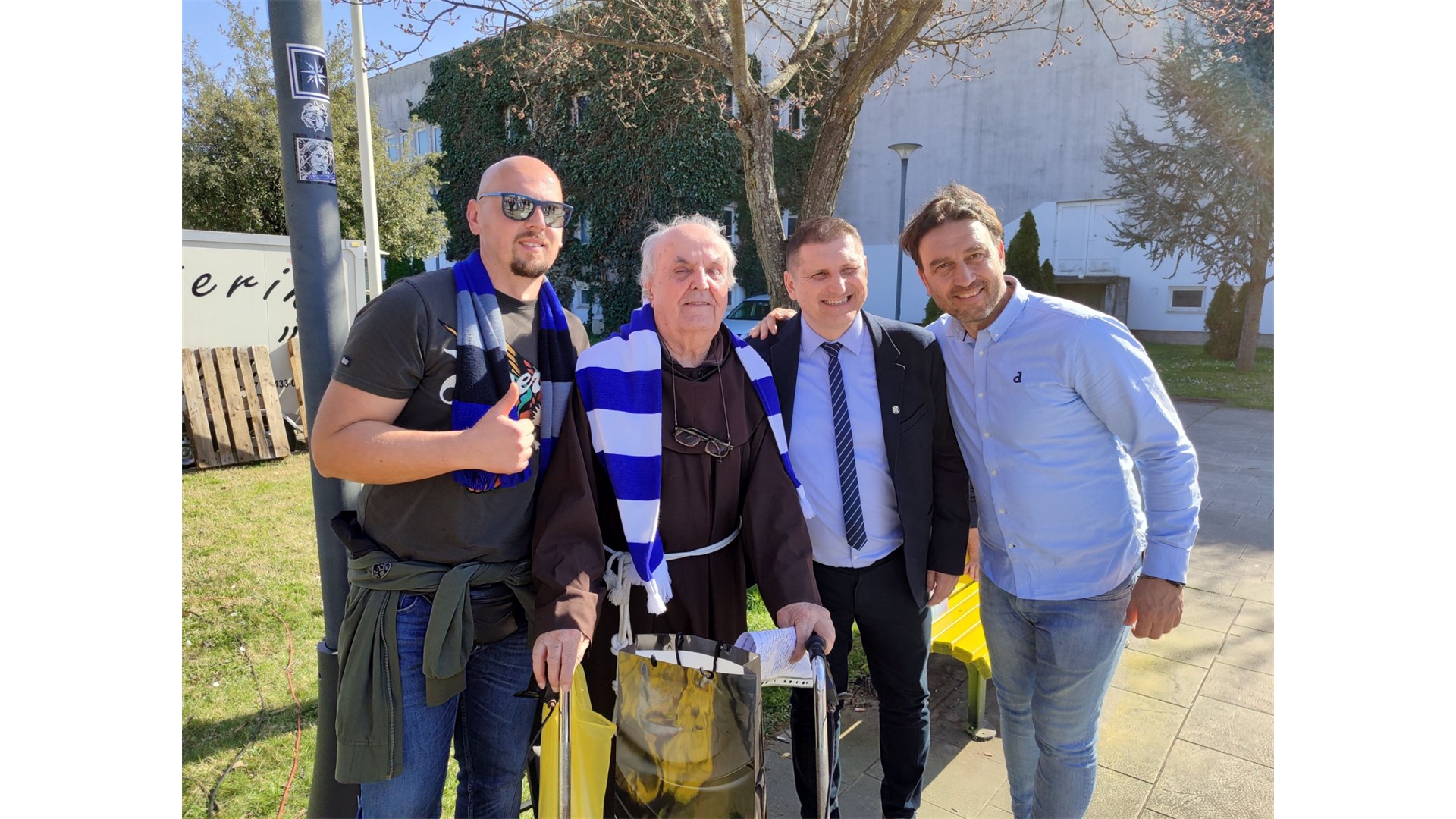 Hercegovačkom fratru Dinamov dres na dar! Fra Bonifacije Barbarić bio u zatvoru zbog rečenice: Pođite u miru i danas navijajte za Dinamo!