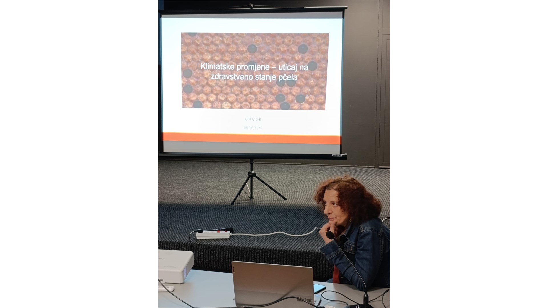 U Grudama održano stručno predavanje za pčelare FOTO