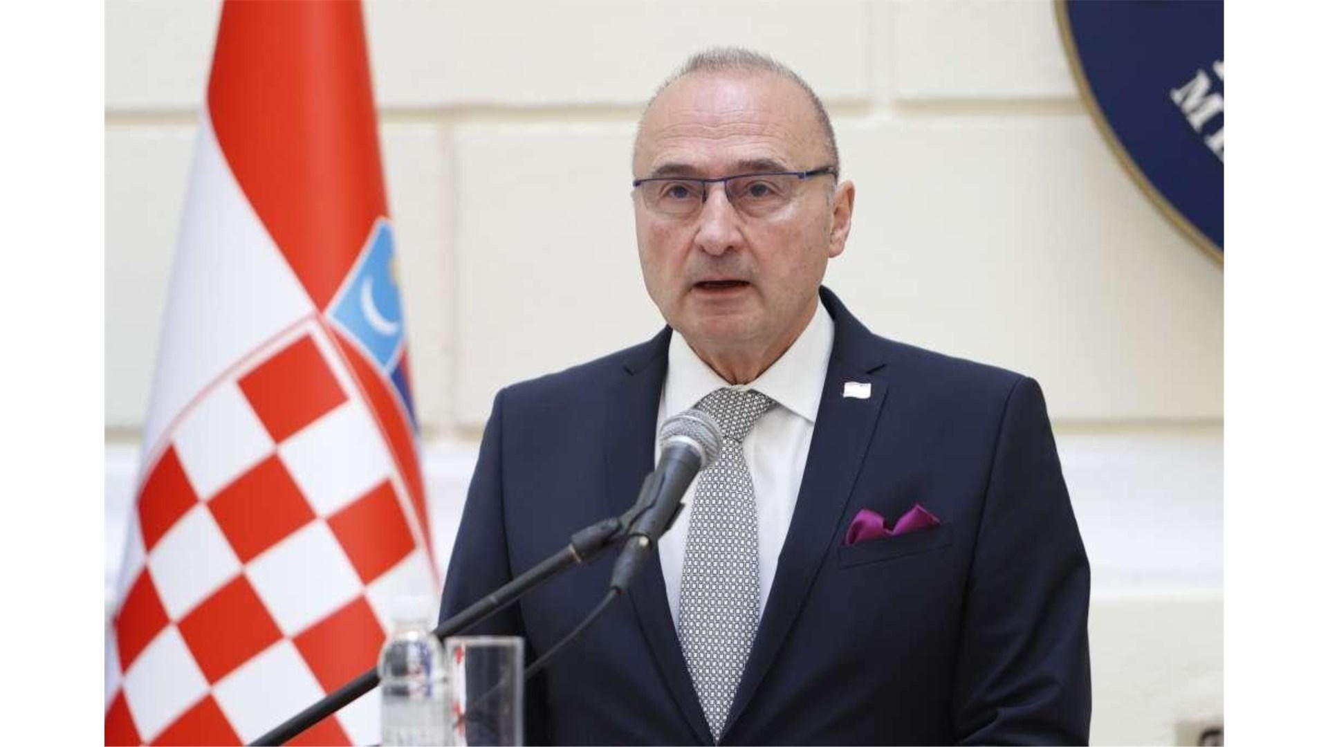 Europski istražitelji i USKOK upali u ministarstvo Gordana Grlića Radmana! Ministar je trenutačno u Hercegovini