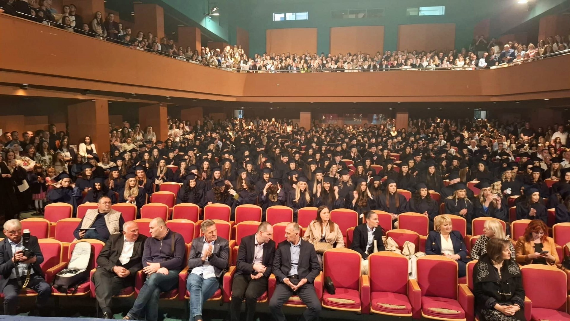Svečana promocija na Fakultetu zdravstvenih studija Sveučilišta u Mostaru: 345 diplomanata steklo akademsku titulu