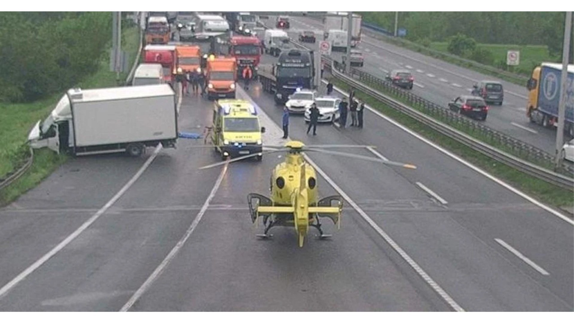 U strašnom sudaru poginule dvije osobe, helikopter hitne pomoći sletio na obilaznicu