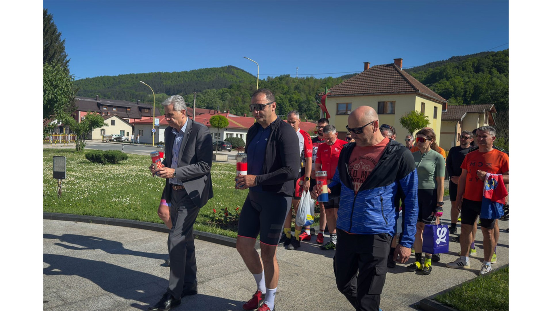 BICIKLISTI - Mostar i Vukovar povezani srcem FOTO