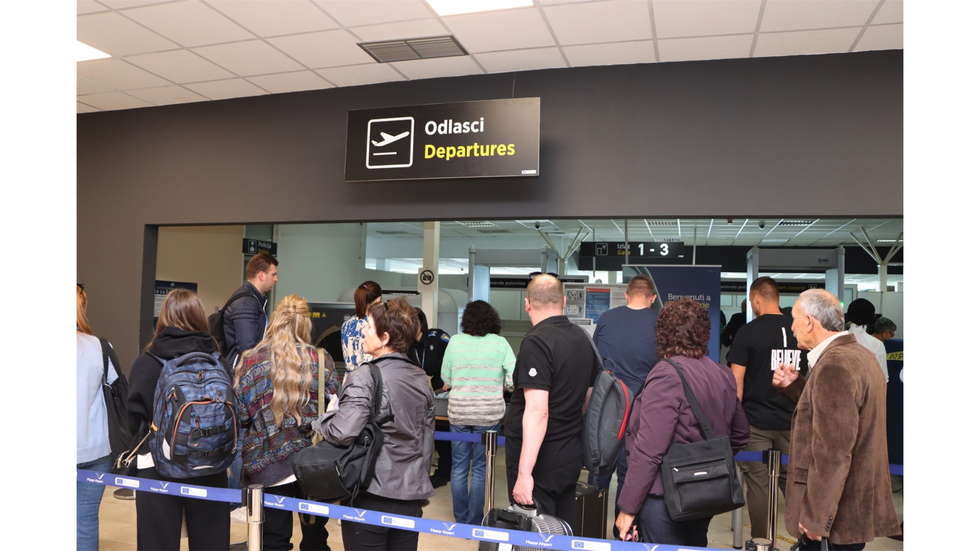 Prvi avion pun putnika iz Düsseldorfa sletio u Mostar FOTO