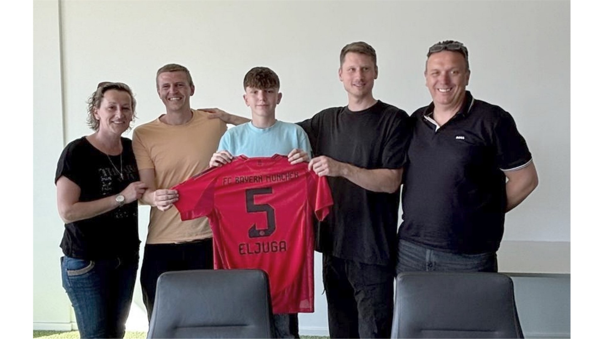 FOTO Mladi Gruđanin Gabrijel Eljuga potpisao za Bayern!