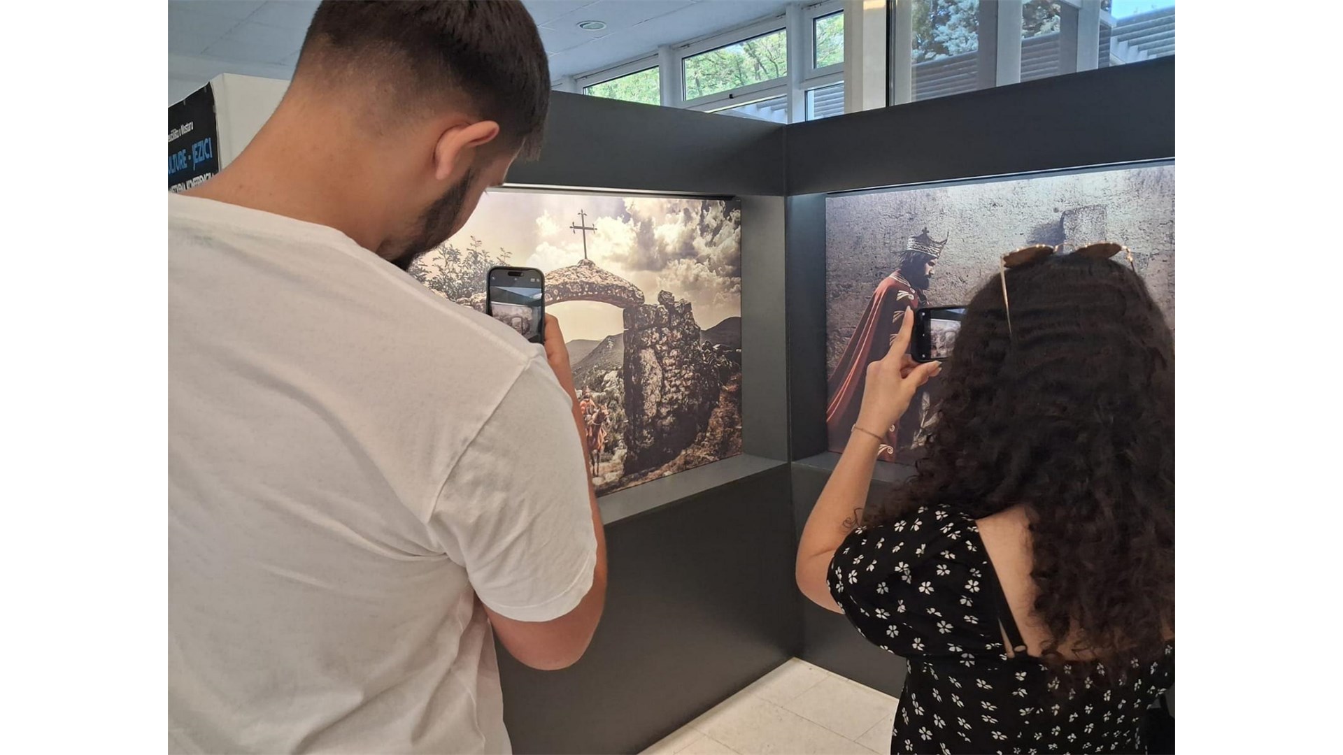 Na Filozofskom fakultetu SUM-a može se pogledati izložba o krunidbi kralja Tomislava FOTO