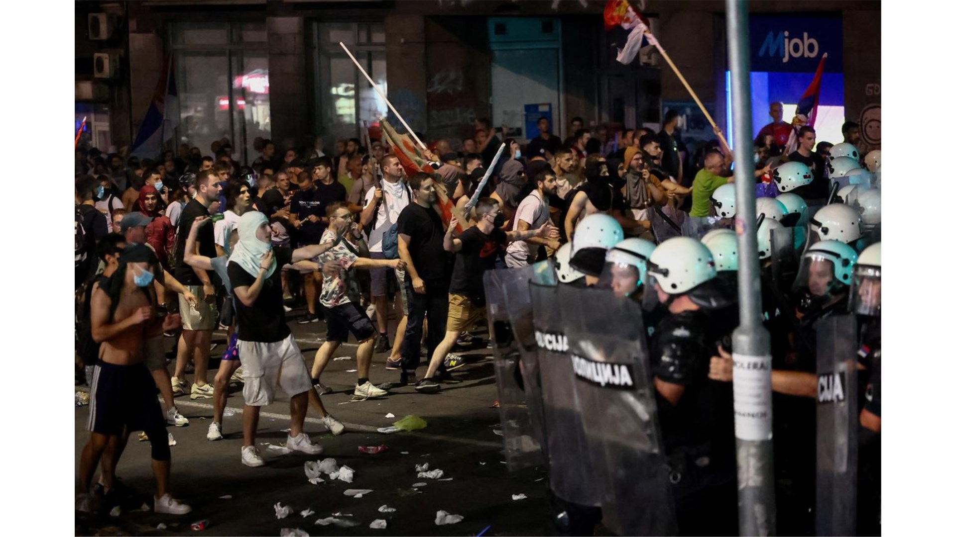 Beograd gori! Deseci uhićenih jer su prosvjedovali protiv Vučića, ozlijeđeni građani, policija...