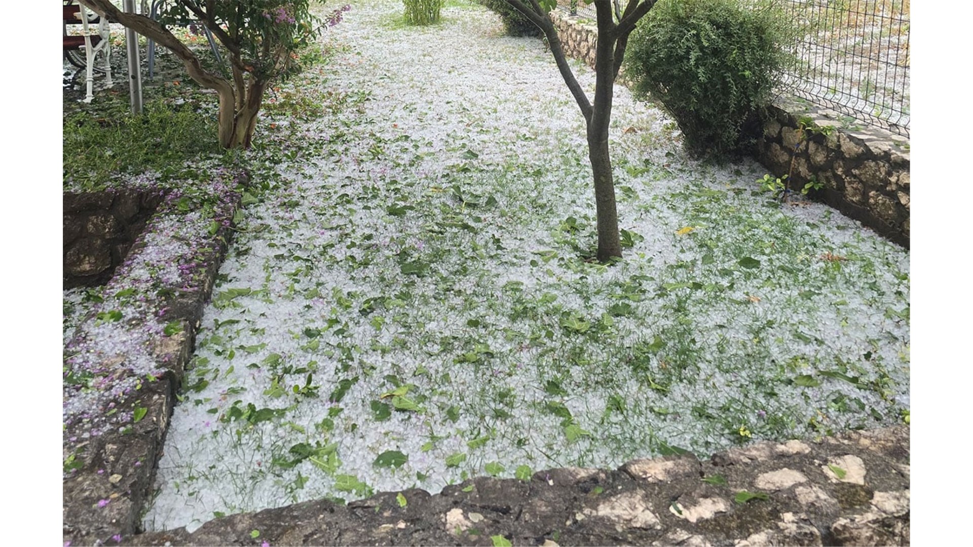 U Rasnu tuča napravila štetu, u većem dijelu Hercegovine kiša natopila i rashladila