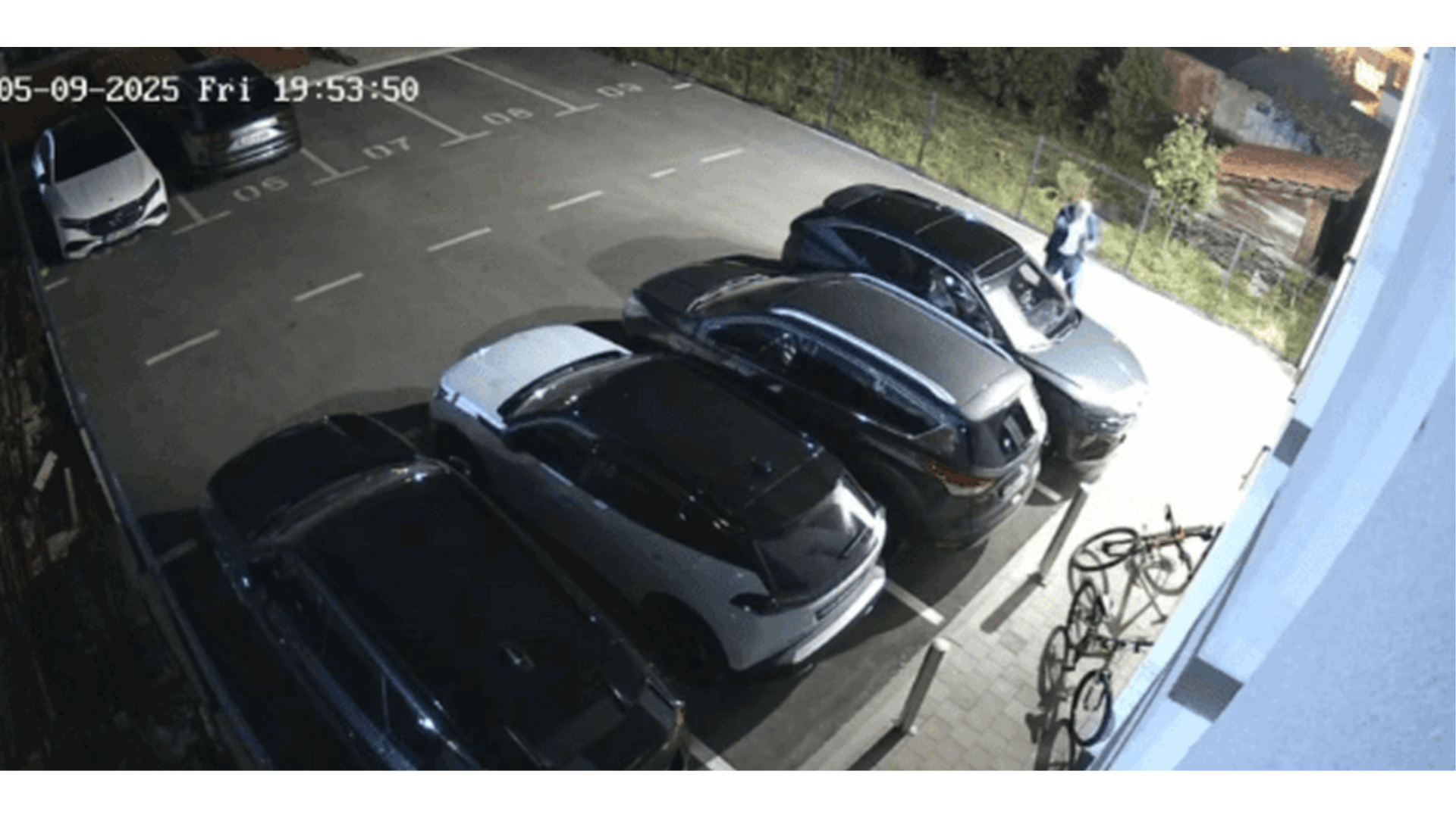 VIDEO Parlamentarac u BiH napadnut pred zgradom, on objavio snimku