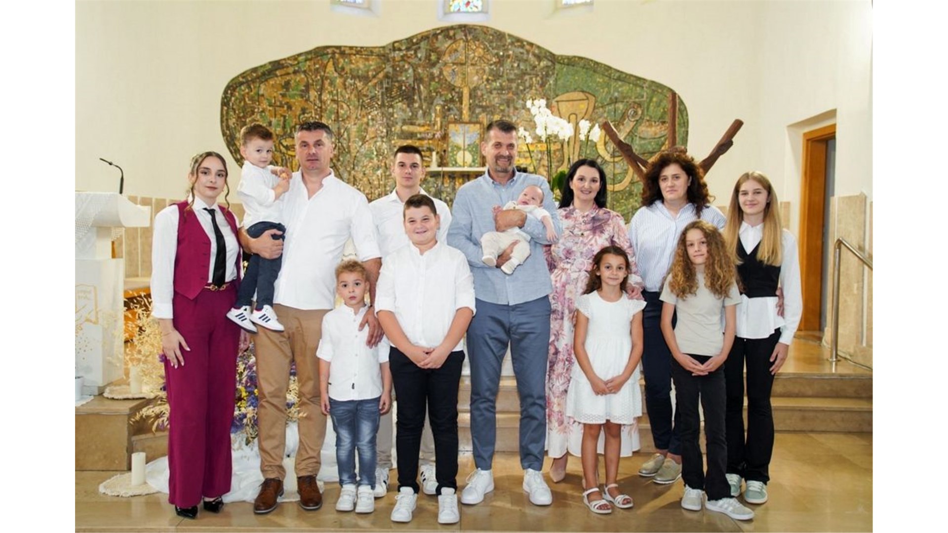 U obitelji Falak kršteno sedmo dijete FOTO