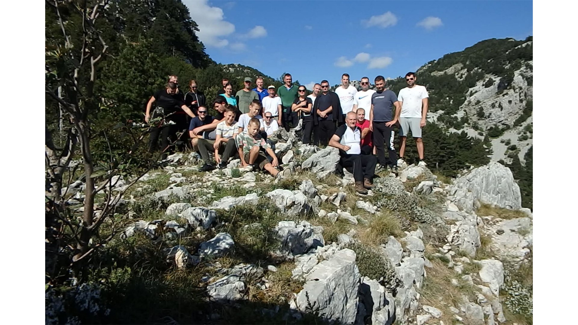 Memorijalni uspon na Golubić u čast poginulim braniteljima FOTO