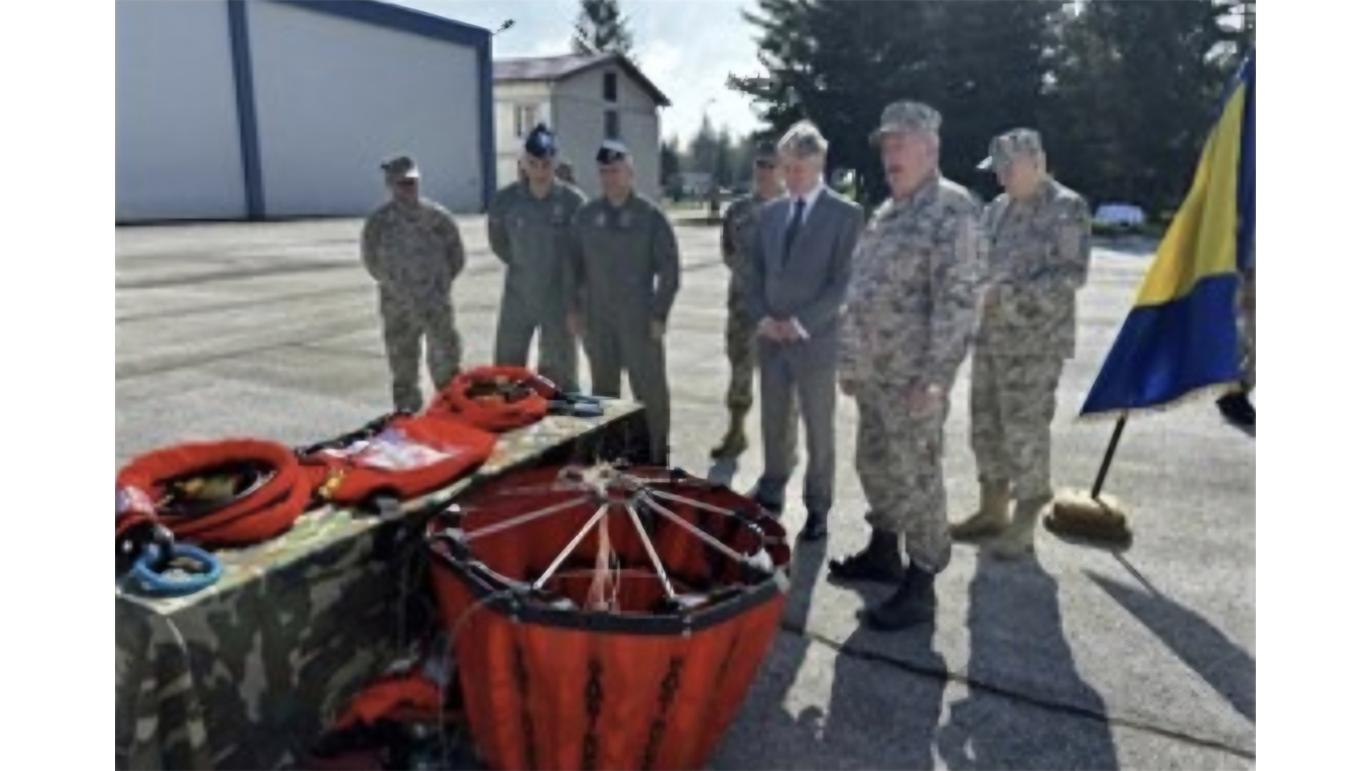 Oružane snage BiH dobile opremu za gašenje požara iz zraka i NATO obuku