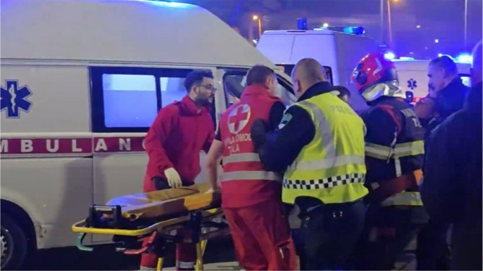 Devet smrtno stradalih u Tuzli, djeca traže roditelje, policija i vatrogasci povraćaju od dima