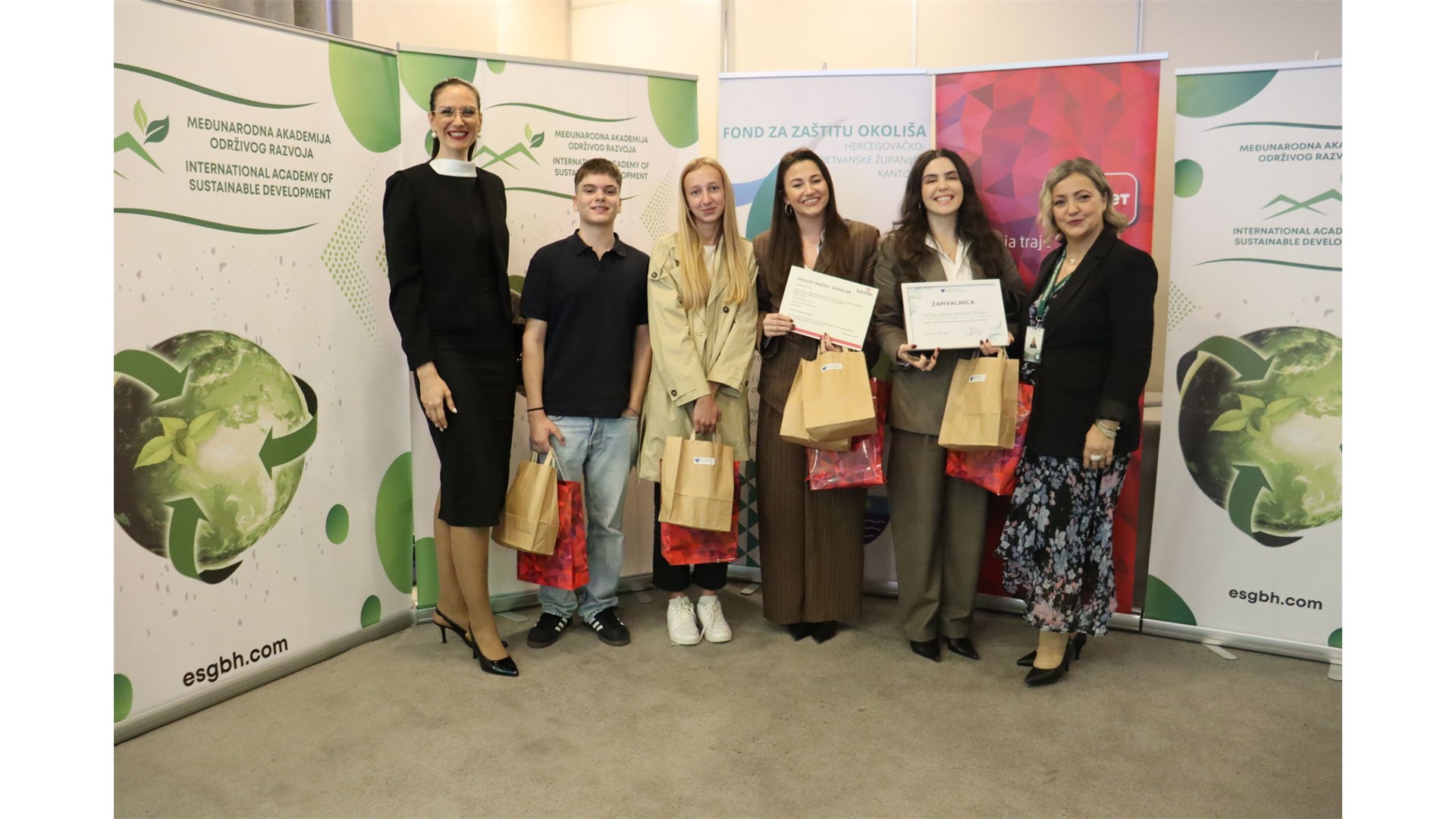 HT Eronet nagradio: ''Zeleni'' projekti mladih obilježili zatvaranje konferencije ''Izgradimo održivu BiH''
