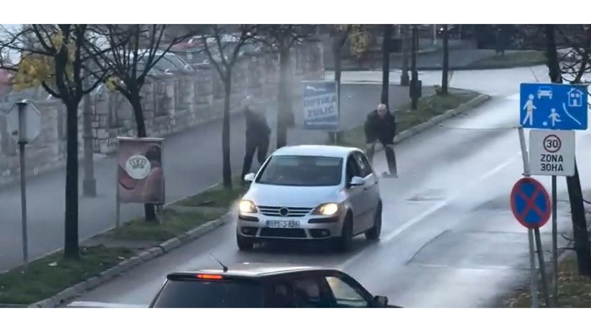 Nakon vatrenog obračuna s policijom uhićen jedan pljačkaš zlatarne u Kalesiji, mrtvog izbacili iz vozila