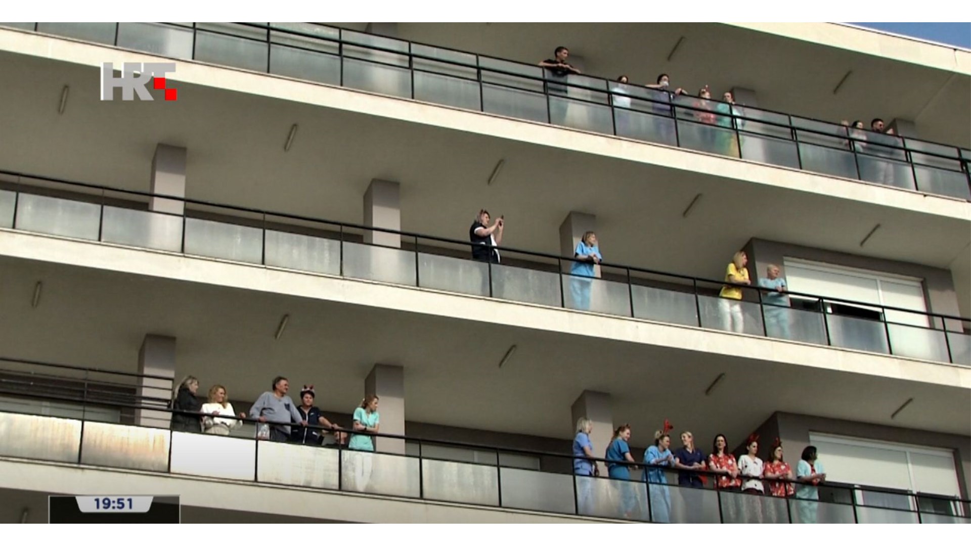 Thompson sa zborom korisnicima splitske bolnice uljepšao Božić