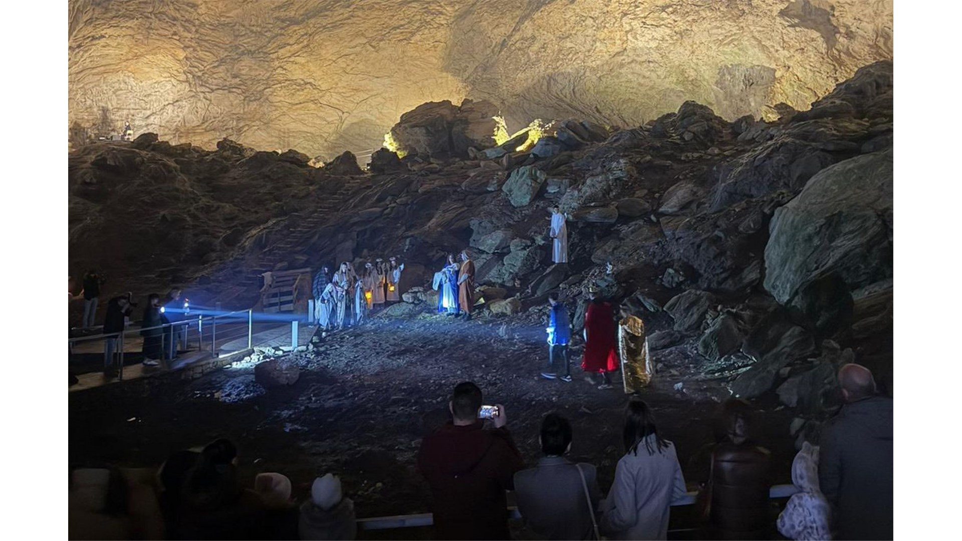 Žive jaslice upriličene u Ravlića pećini FOTO