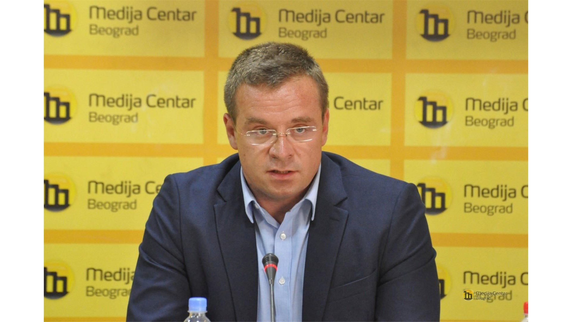  Uhićen srpski odvjetnik: Na X-u je napisao da ima dokaze o Vučiću i ''Sarajevo safariju''