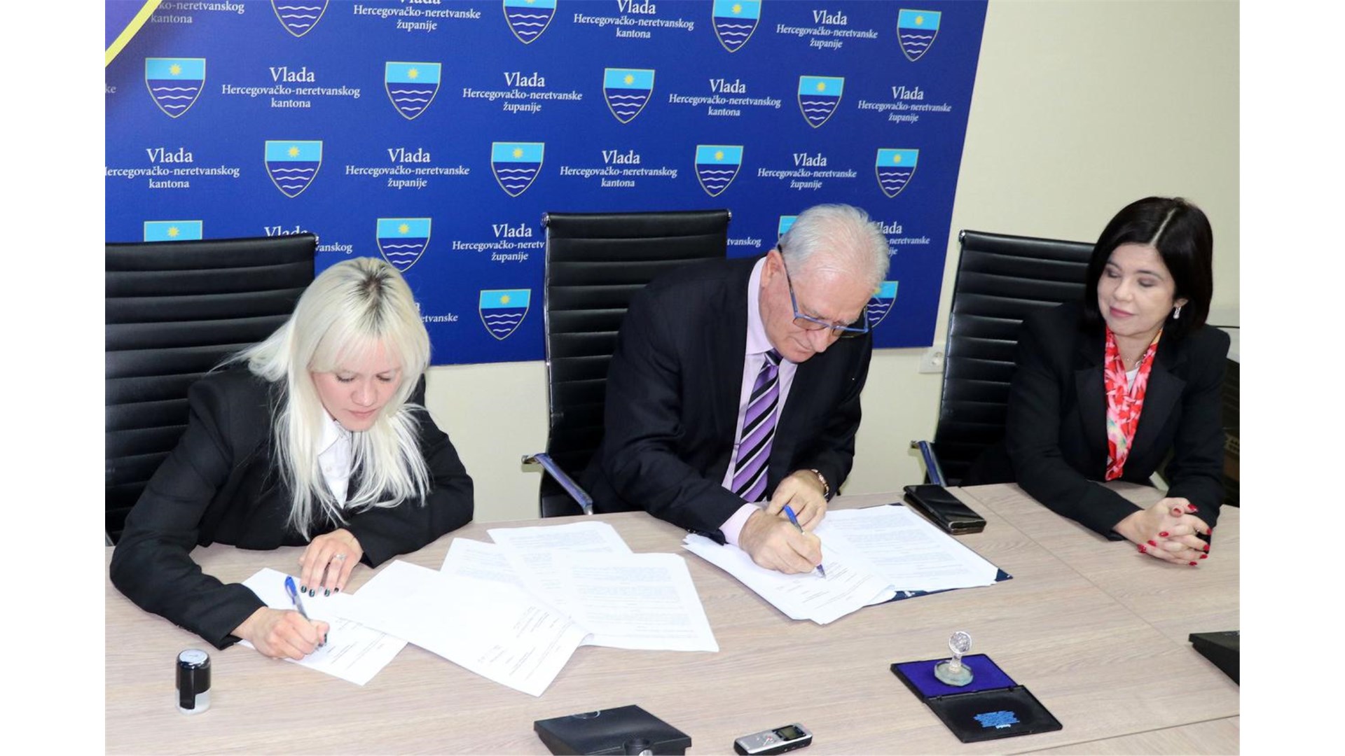 Potpisan Kolektivni ugovor sa sindikatom doktora medicine i stomatologije HNŽ:Novi iskorak u odnosima